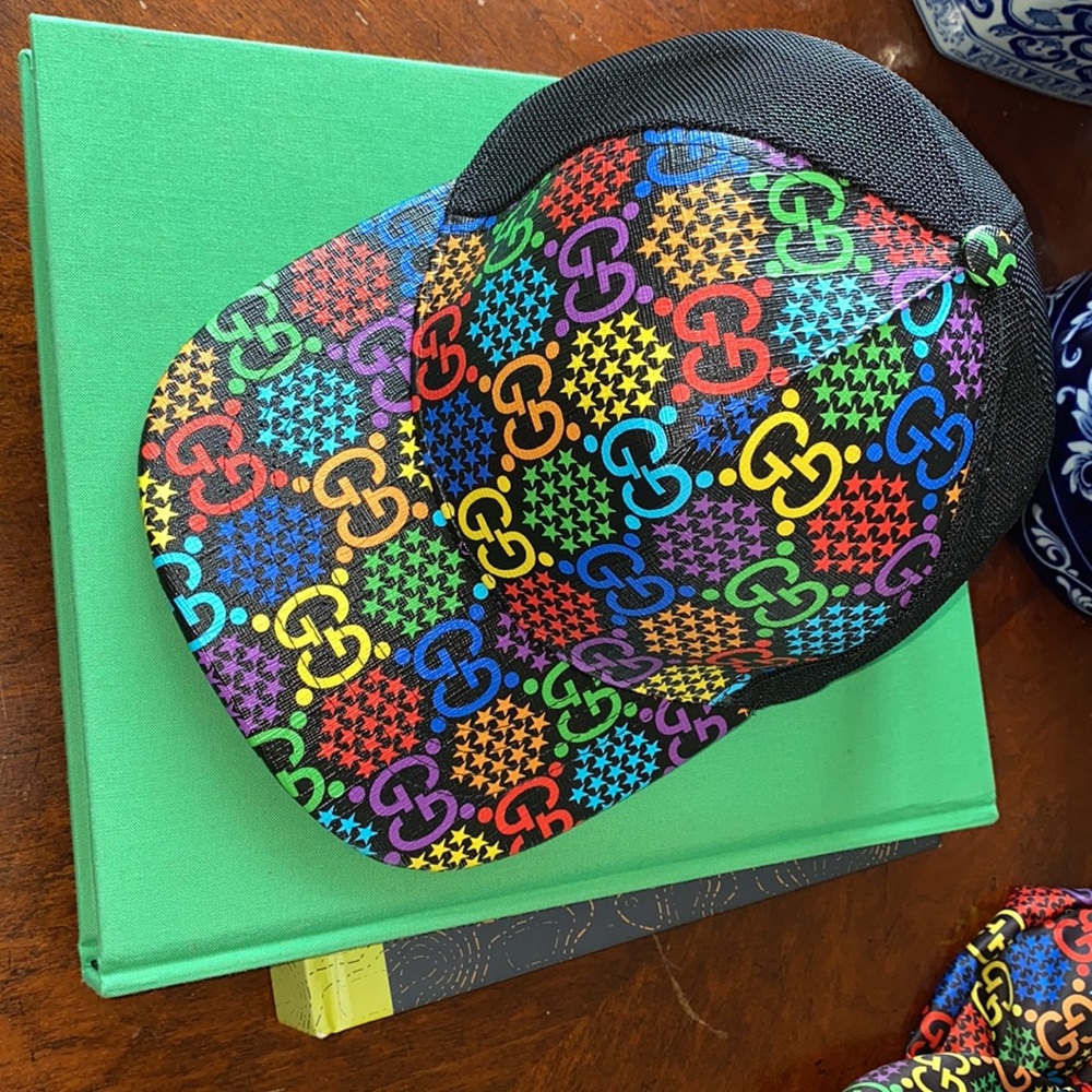 GUCCI Psychedelic Rainbow GG Print Leather and Mesh Cap EUC worn twice Authentic